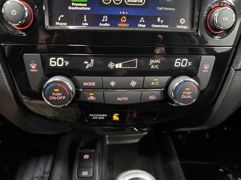 Used 2020 Nissan Rogue SV w/ Premium Package AWD/4WD image 21