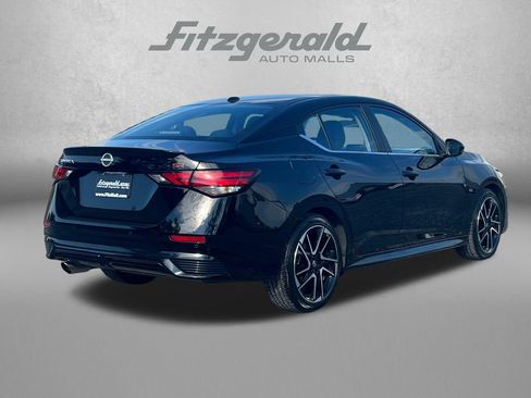 Used 2025 Nissan Sentra SR FWD image 7