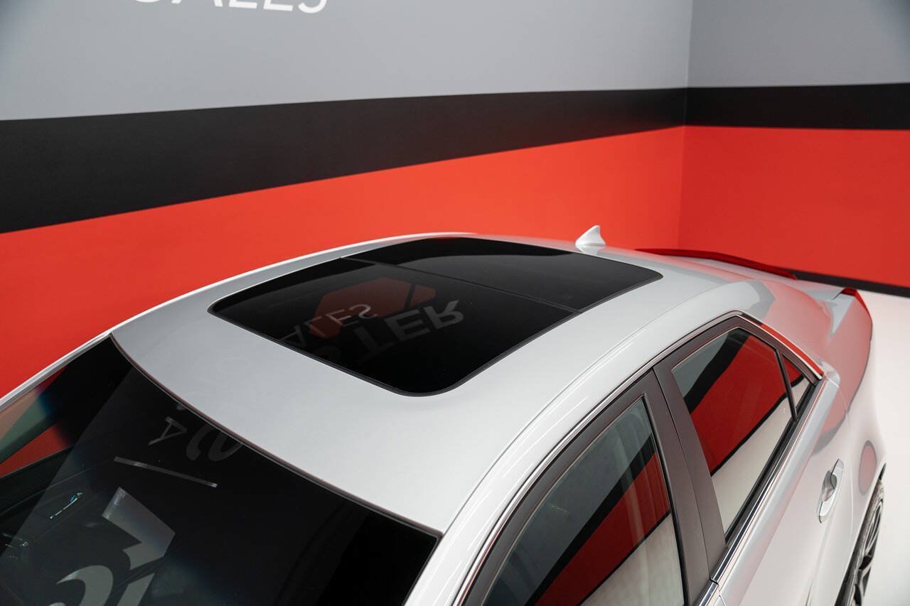 Used 2010 Cadillac CTS V RWD image 27