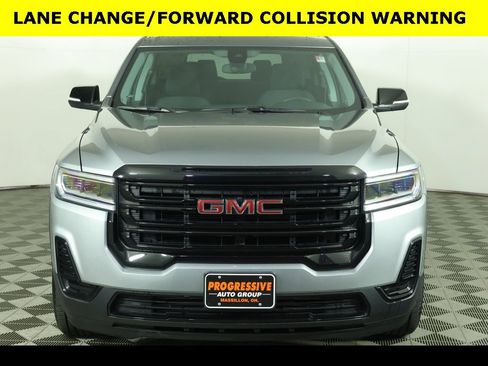 Used 2023 GMC Acadia SLE w/ Driver Convenience Package image 12