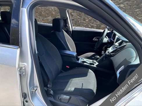 Used 2017 Chevrolet Equinox LS FWD image 6