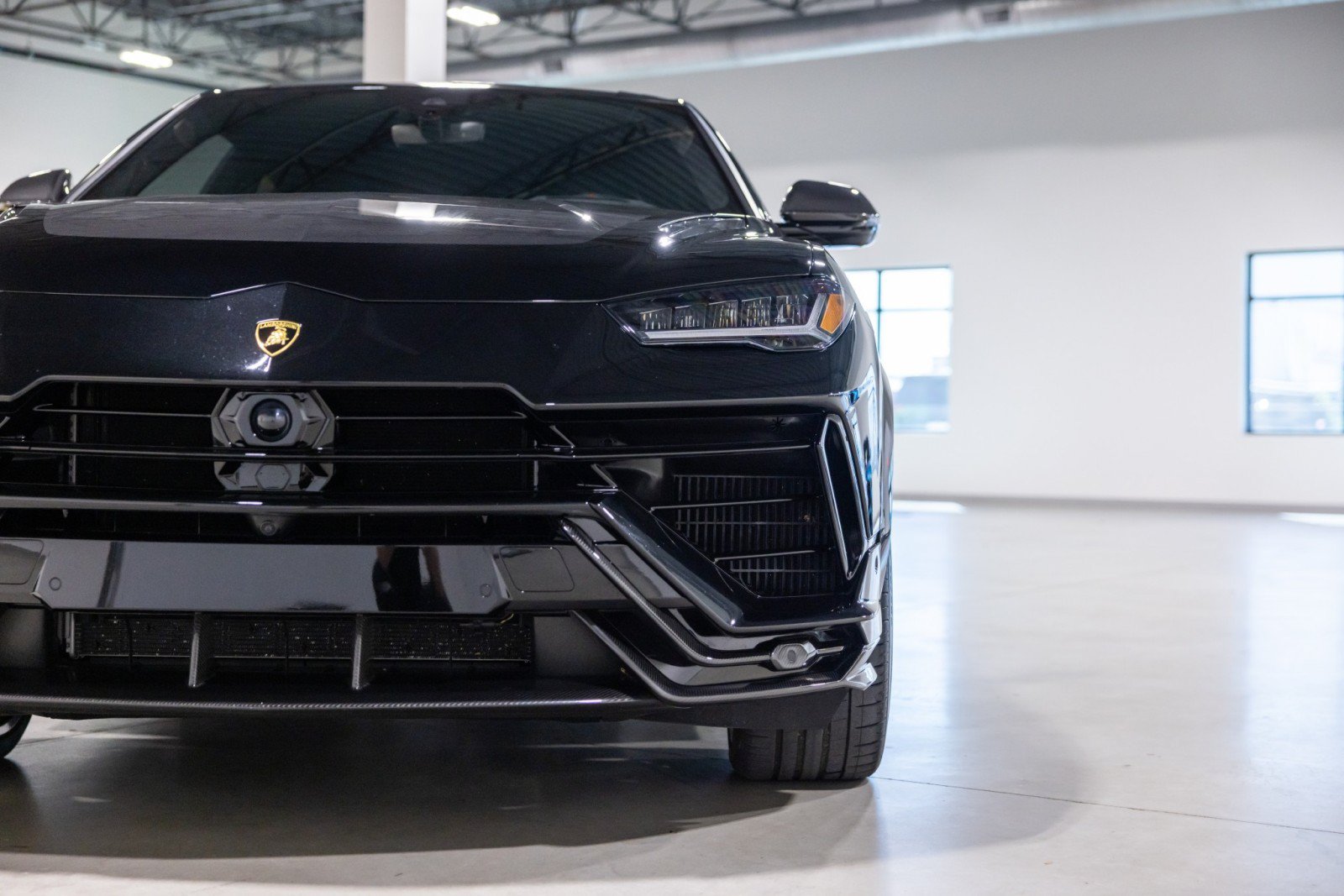 Used 2024 Lamborghini Urus Performante AWD/4WD image 21