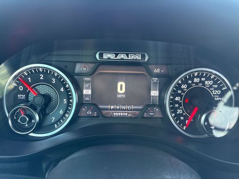 Used 2019 RAM 1500 Laramie AWD/4WD image 15