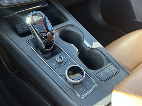 Certified 2022 Cadillac XT4 Premium Luxury w/ Enhanced Visibility Package image 24