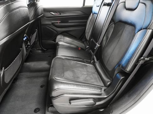 Certified 2023 Jeep Grand Cherokee L Altitude image 13