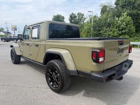Certified 2025 Jeep Gladiator Sport AWD/4WD image 3