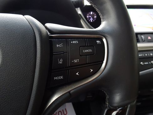 Used 2019 Lexus ES 350 w/ Premium Package FWD image 25