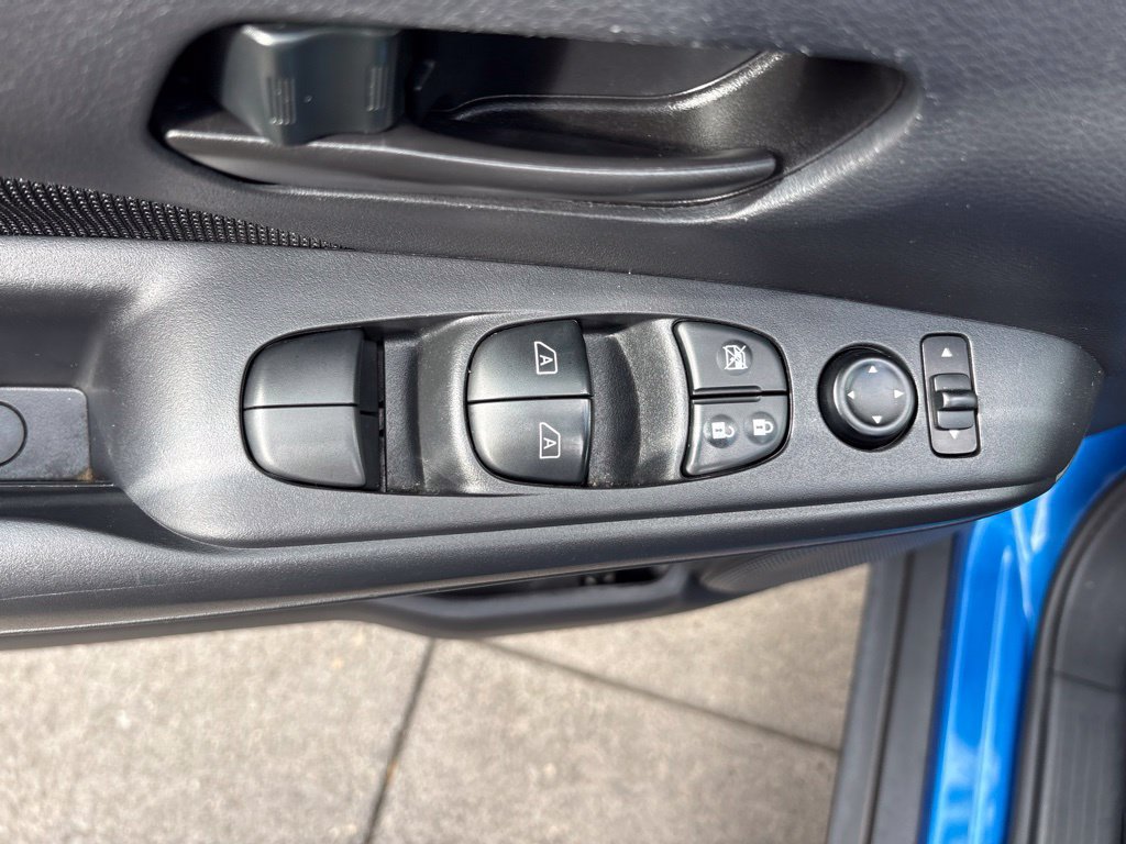 Used 2022 Nissan Kicks S FWD image 14