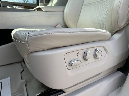 Certified 2023 Cadillac Escalade Premium Luxury Platinum image 35