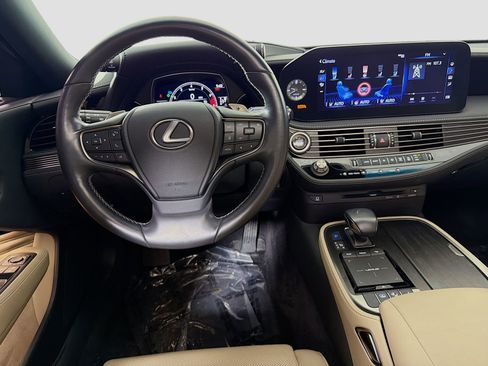 Used 2021 Lexus LS 500 RWD image 25