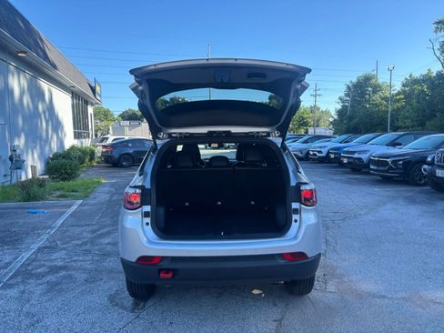 Used 2025 Jeep Compass Trailhawk AWD/4WD image 30