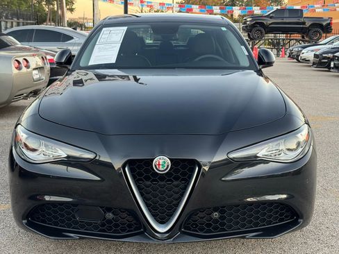 Used 2018 Alfa Romeo Giulia Ti image 2