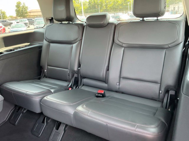 Used 2025 Ford Expedition Active AWD/4WD image 20