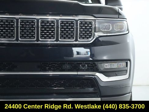 Used 2022 Jeep Grand Wagoneer Series III AWD/4WD image 8