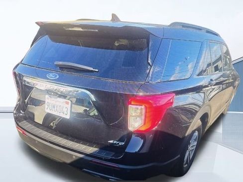 Used 2023 Ford Explorer XLT w/ Equipment Group 202A image 4