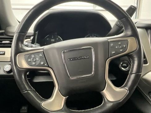 Used 2019 GMC Yukon Denali w/ Denali Ultimate Package image 10