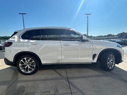 Certified 2024 BMW X5 xDrive40i w/ Premium Package image 17