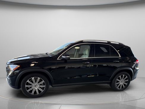 Certified 2025 Mercedes-Benz GLE 450e 4MATIC image 3