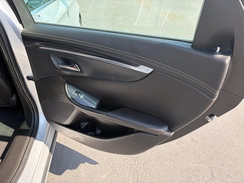 Used 2019 Chevrolet Impala LT FWD image 27