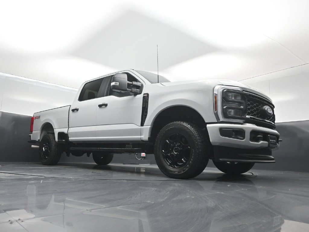Used 2026 Ford F250 XL w/ STX Appearance Package AWD/4WD image 3
