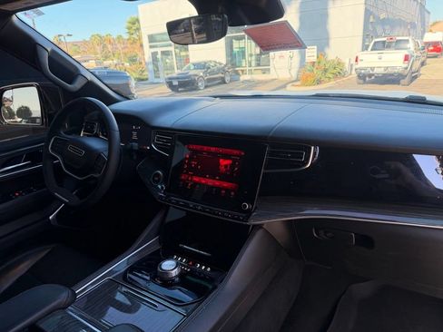 Used 2022 Jeep Wagoneer Series II RWD image 16