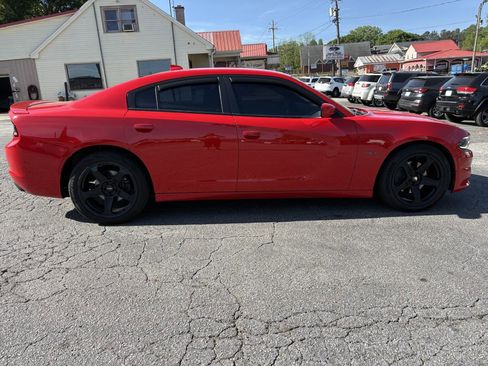 Used 2018 Dodge Charger R/T image 6