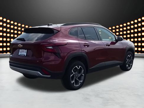 Used 2024 Chevrolet Trax LT FWD image 8