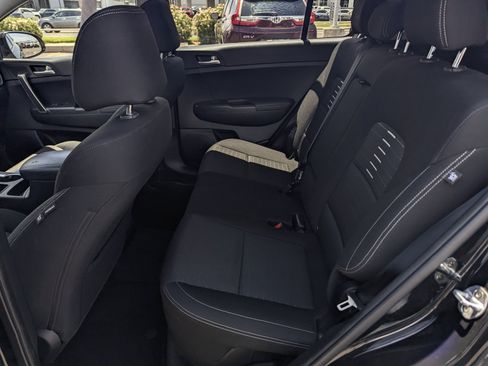 Used 2018 Kia Sportage LX FWD image 8