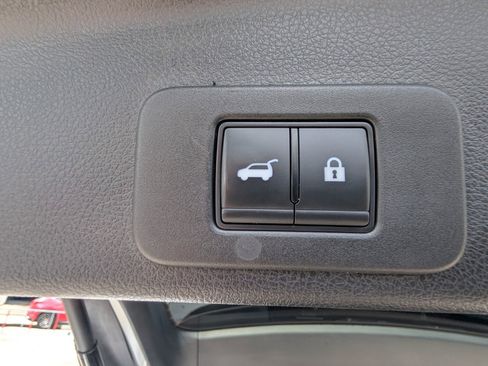 Certified 2025 Nissan Murano SV FWD image 16