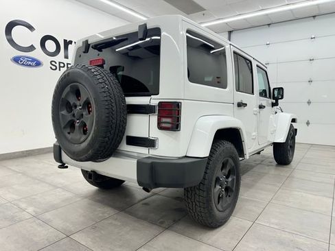 Used 2013 Jeep Wrangler Unlimited Sahara w/ Connectivity Group AWD/4WD image 6