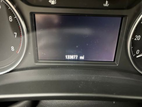 Used 2019 Buick Enclave Essence FWD image 11