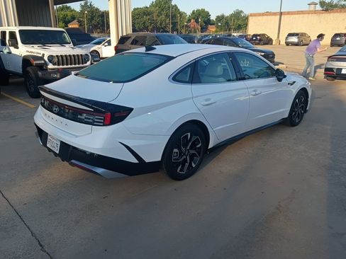 Used 2025 Hyundai Sonata SEL FWD image 7