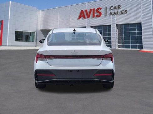 Used 2025 Hyundai Elantra SEL FWD image 7