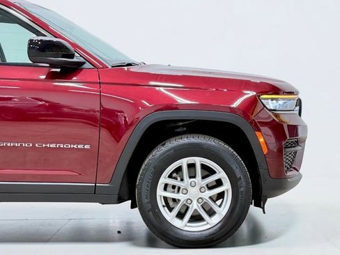 Used 2023 Jeep Grand Cherokee Laredo w/ Luxury Tech Group I AWD/4WD image 10