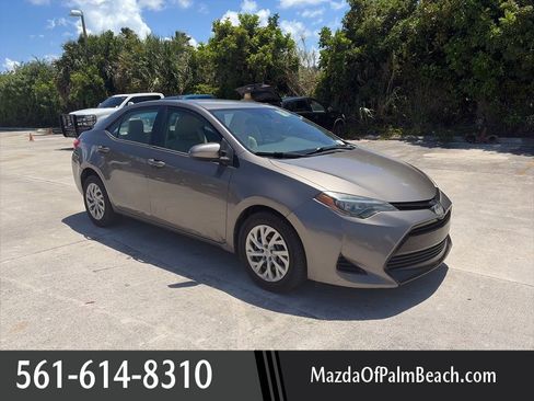 Used 2018 Toyota Corolla LE FWD image 1
