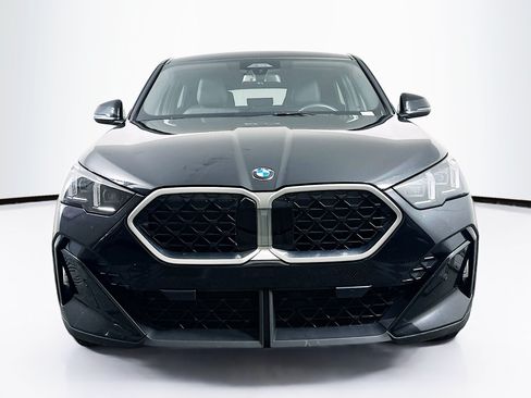 Used 2025 BMW X2 xDrive28i AWD/4WD image 2