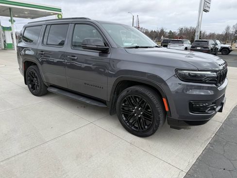 Used 2023 Jeep Wagoneer Series II image 1