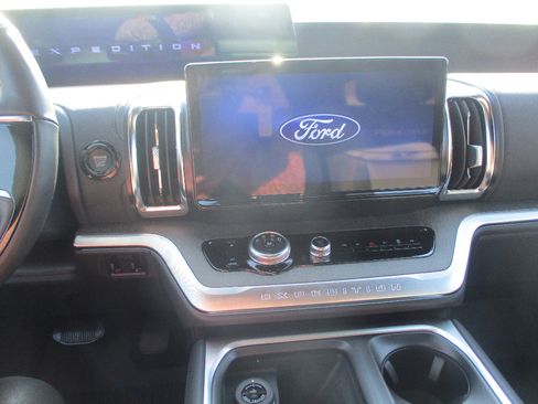 New 2025 Ford Expedition Tremor image 6