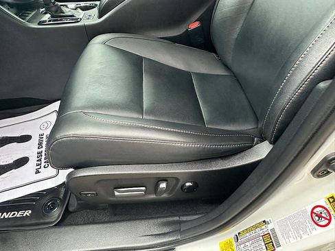 Certified 2019 Toyota Highlander XLE AWD/4WD image 13