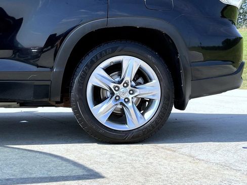 Used 2014 Toyota Highlander Limited Platinum AWD/4WD image 25