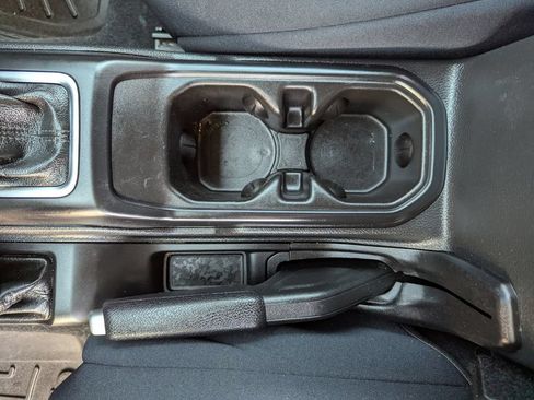 Used 2023 Jeep Wrangler Sport AWD/4WD image 27