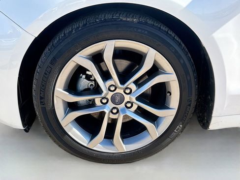 Used 2020 Ford Fusion SEL image 33