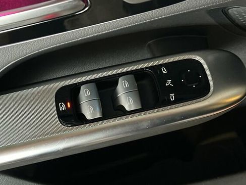 Certified 2025 Mercedes-Benz GLC 300 4MATIC image 12