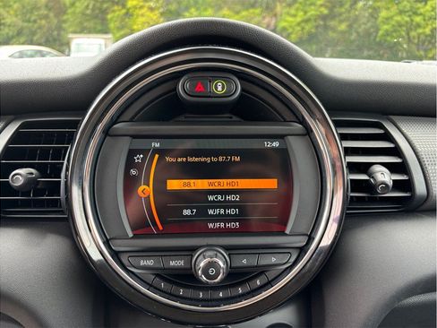 Used 2021 MINI Cooper 2-Door Hardtop FWD image 25