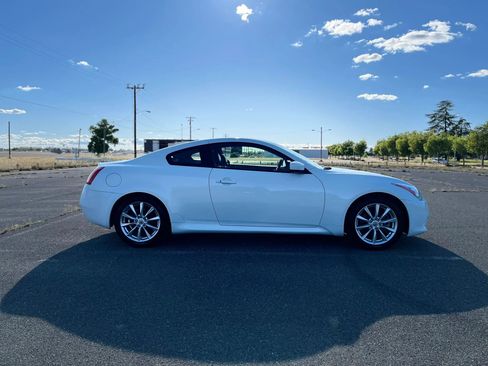 Used 2012 INFINITI G37 Journey w/ Premium Pkg image 4