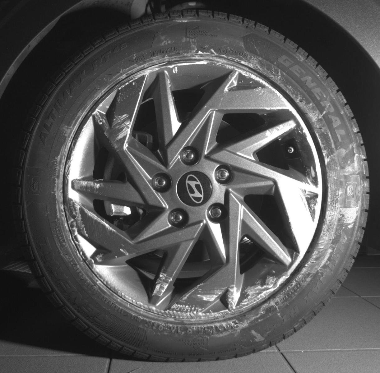 Used 2024 Hyundai Elantra SEL FWD image 9