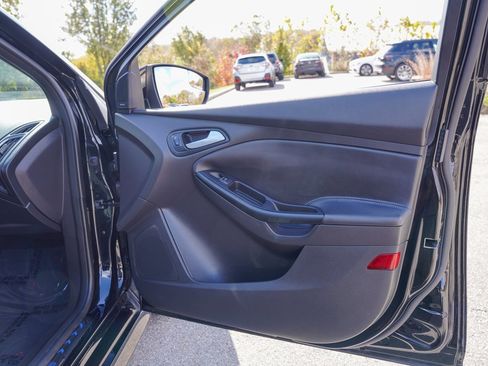 Used 2017 Ford Focus RS image 41