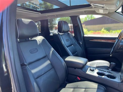 Used 2013 Jeep Grand Cherokee Overland w/ Advance Technology Group AWD/4WD image 44