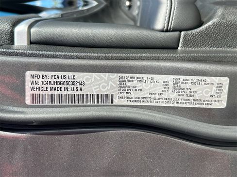 New 2025 Jeep Grand Cherokee Limited w/ Black Appearance Package image 30