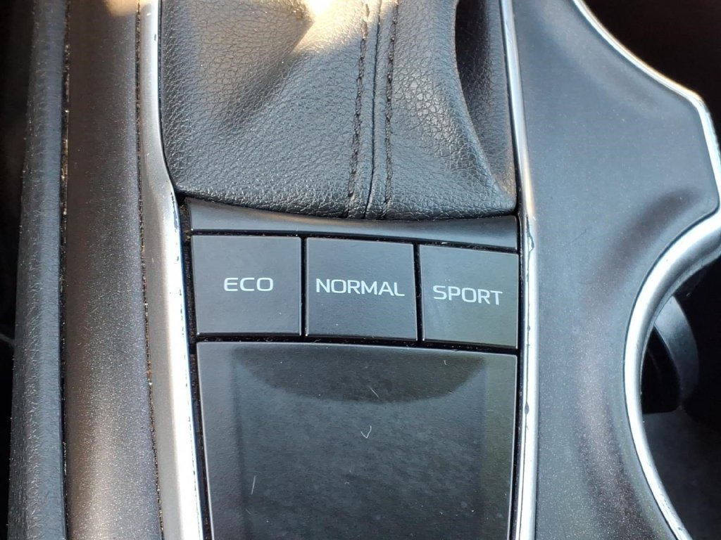 Used 2023 Toyota Camry LE FWD image 24